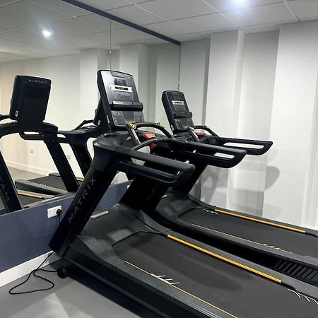 Luxury Oaks Suite, Free Private Parking, 2 Bed 2 Bathroom Apartment, Central Solihull Birmingham Bagian luar foto