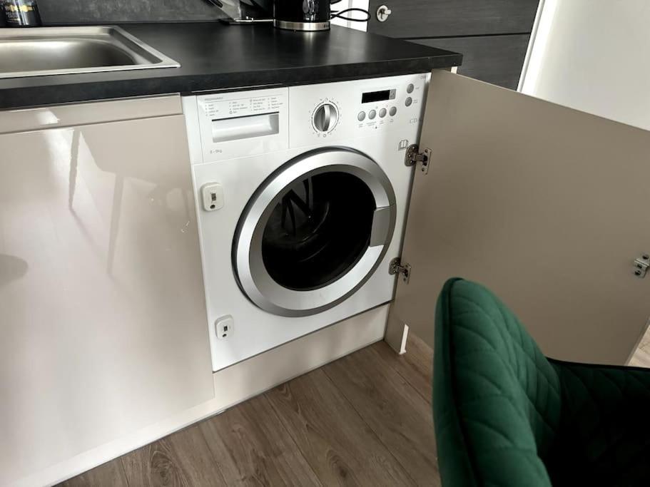 Luxury Oaks Suite, Free Private Parking, 2 Bed 2 Bathroom Apartment, Central Solihull Birmingham Bagian luar foto