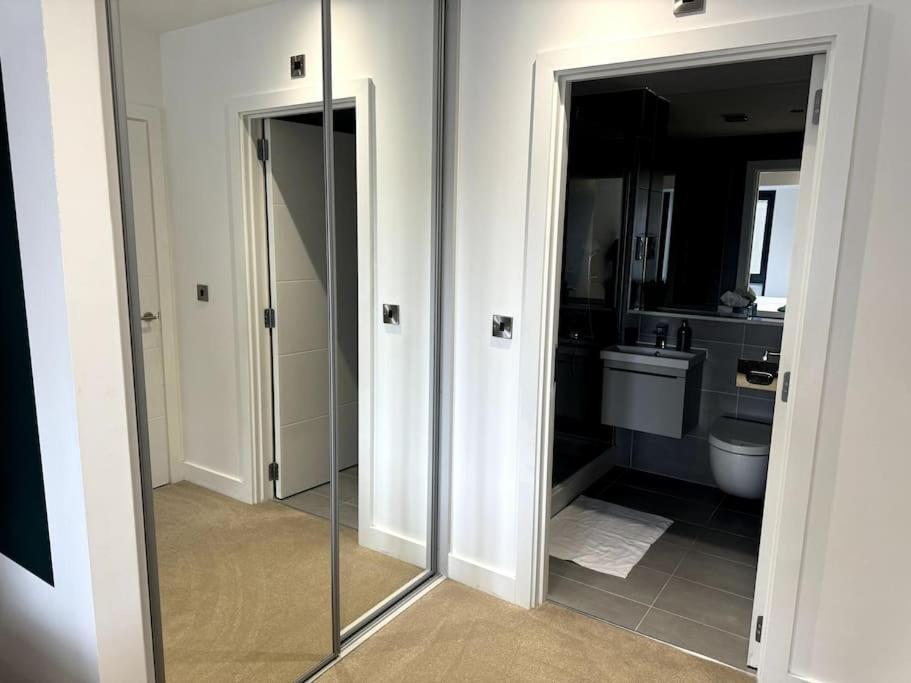 Luxury Oaks Suite, Free Private Parking, 2 Bed 2 Bathroom Apartment, Central Solihull Birmingham Bagian luar foto